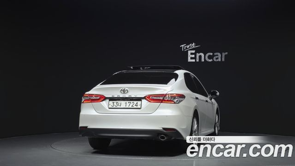 Toyota Camry 2.5 — 2019