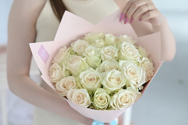 Как сохранить розы в вазе дольше: 5 работающих способов