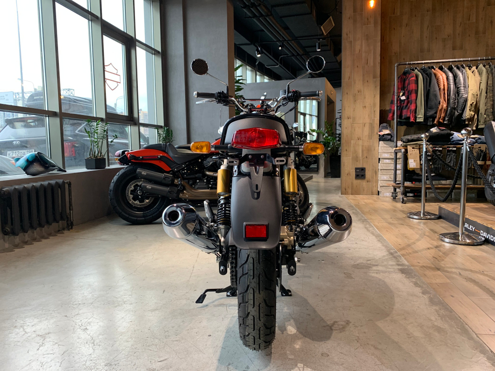 Royal Enfield Interceptor 650 Cali Green (Standard / Single tone) 2025