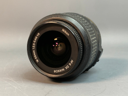 Nikon 18-55mm f/3.5-5.6G AF-S VR DX Zoom-Nikkor царапины