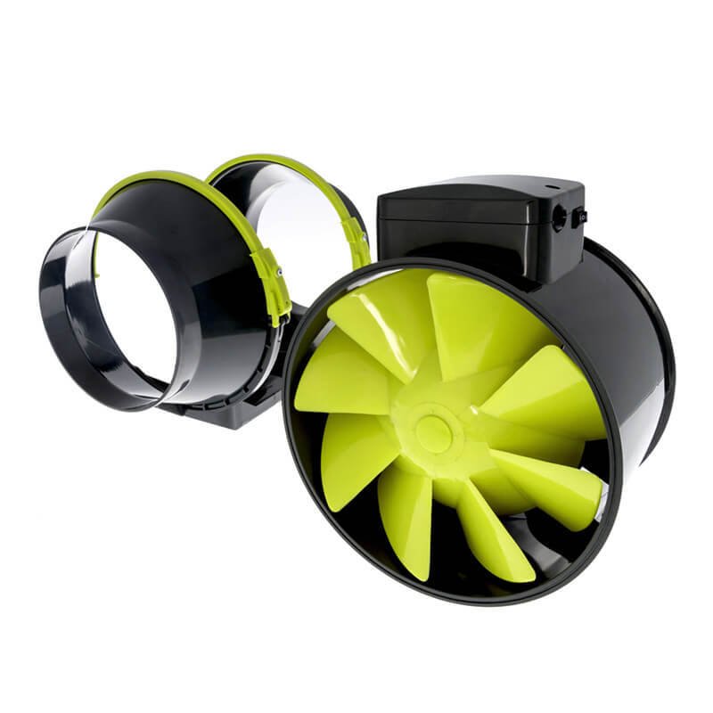 Канальный вентилятор extractor tt fan 125, разобранный на две части, демонстрирующий внутреннее устройство