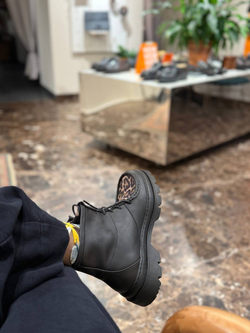 MOCTOE Boots Graphite Leo