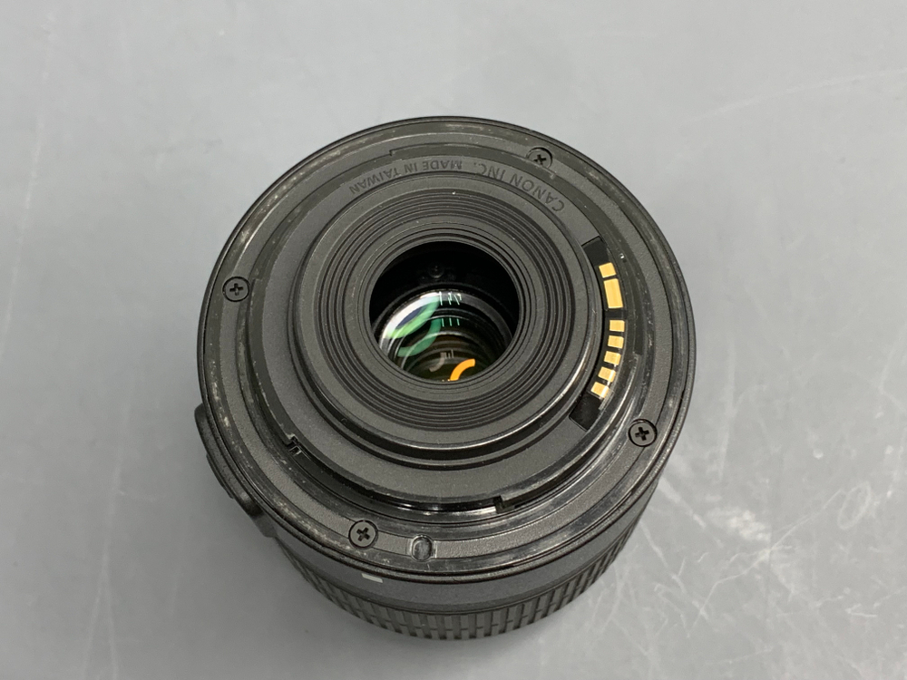 Canon EOS 2000D Kit 18-55mm 3.5-5.6 III 400 кадров