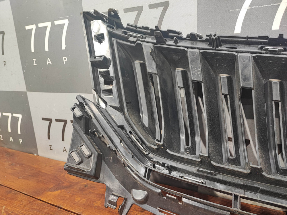 Решетка радиатора Skoda Kodiaq 16-22 Б/У Оригинал 565853653A