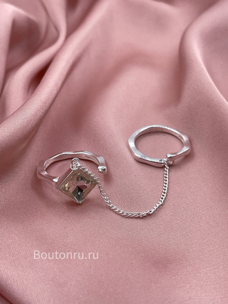 Кольцо двойное серебристое с цепью и камнем