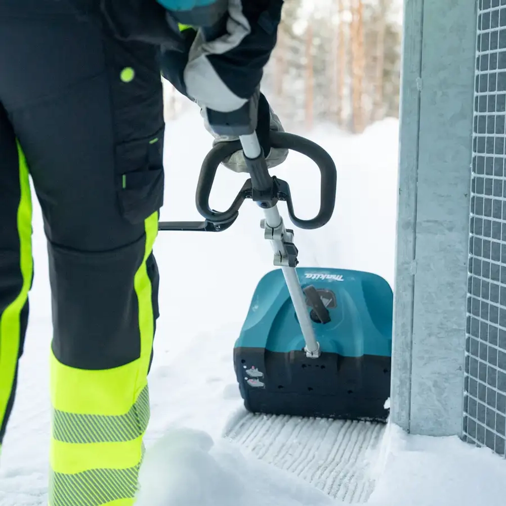 Насадка-снегоотбрасыватель Makita SN400MP