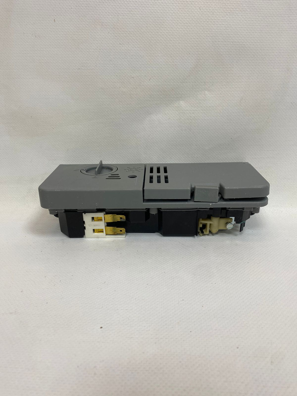 ADG555WH ктпд21 Дозатор моющих средств для посудомоечных машин Whirlpool 480140101068 б/у