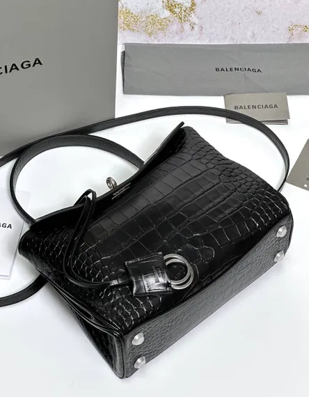 BALENCIAGA RODEO HANDBAG с крокодиловым тиснением, черная