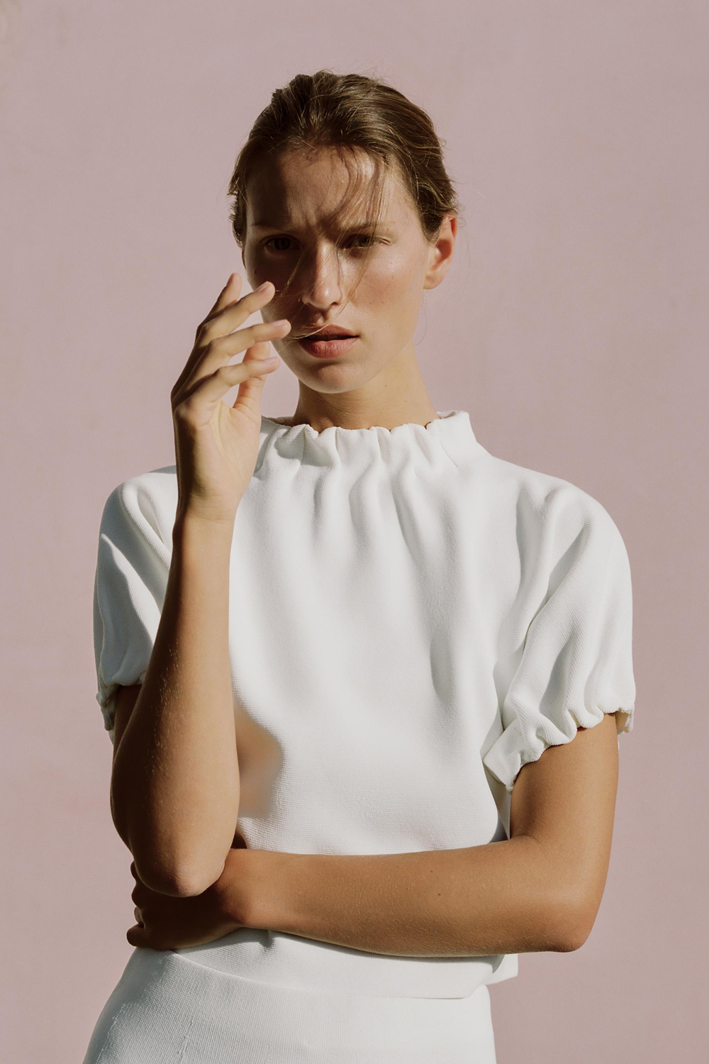 ТРИКОТАЖНЫЙ ТОП С РЮШАМИ — ZARA