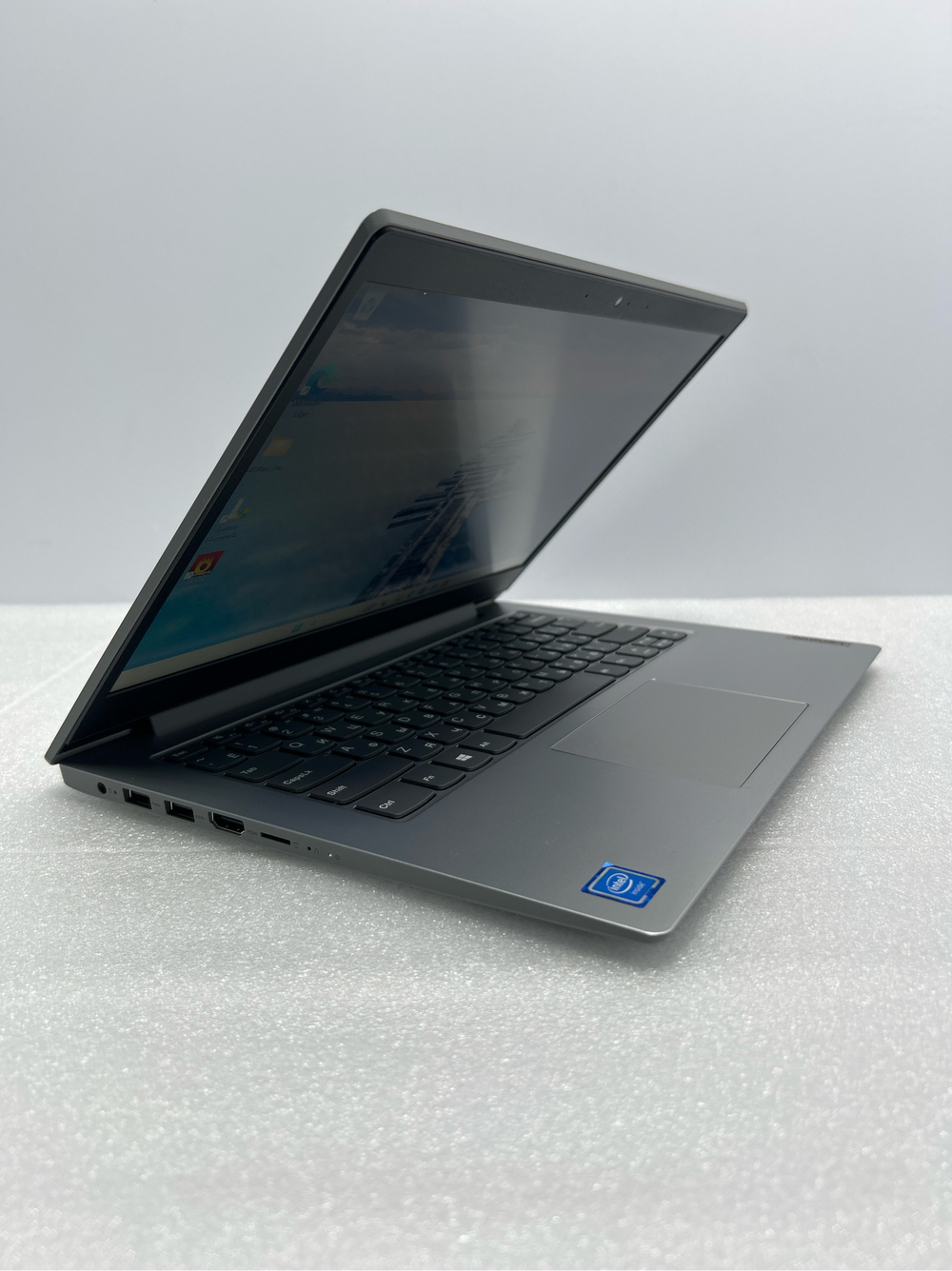 Ноутбук Lenovo IdeaPad 1 14IGL05 (81VU00H3RU) 14''/Intel Celeron N4020/RAM 4 GB/SSD 128 GB/Intel UHD Graphics 600/1920x1080/TN/Windows 11/Подсветка кл-ры Нет/Серебристый. Состояние: B1
