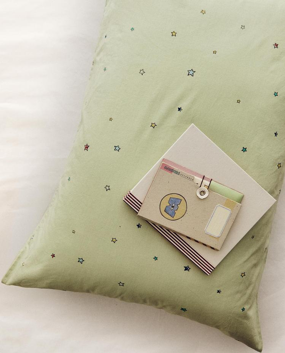 ZARA HOME ДЕТСКАЯ ХЛОПКОВАЯ НАВОЛОЧКА С ПРИНТОМ «ЗВЕЗДЫ», ЗЕЛЕНЫЙ