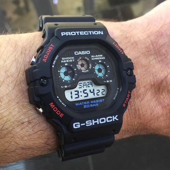 Наручные часы Casio G-Shock DW-5900-1ER