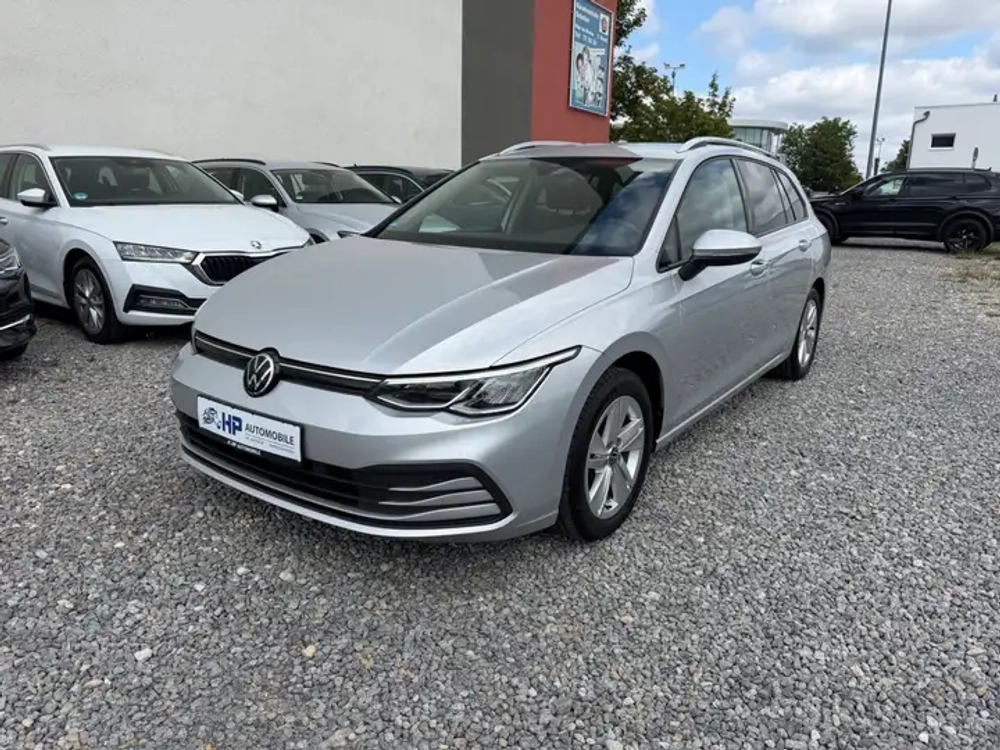 Volkswagen Golf VIII поколения в кузове Variant (универсал)