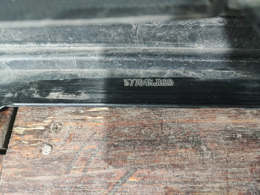 Бампер передний Subaru Forester 5 (SK) 21-нв Б/У Оригинал 57704SJ020