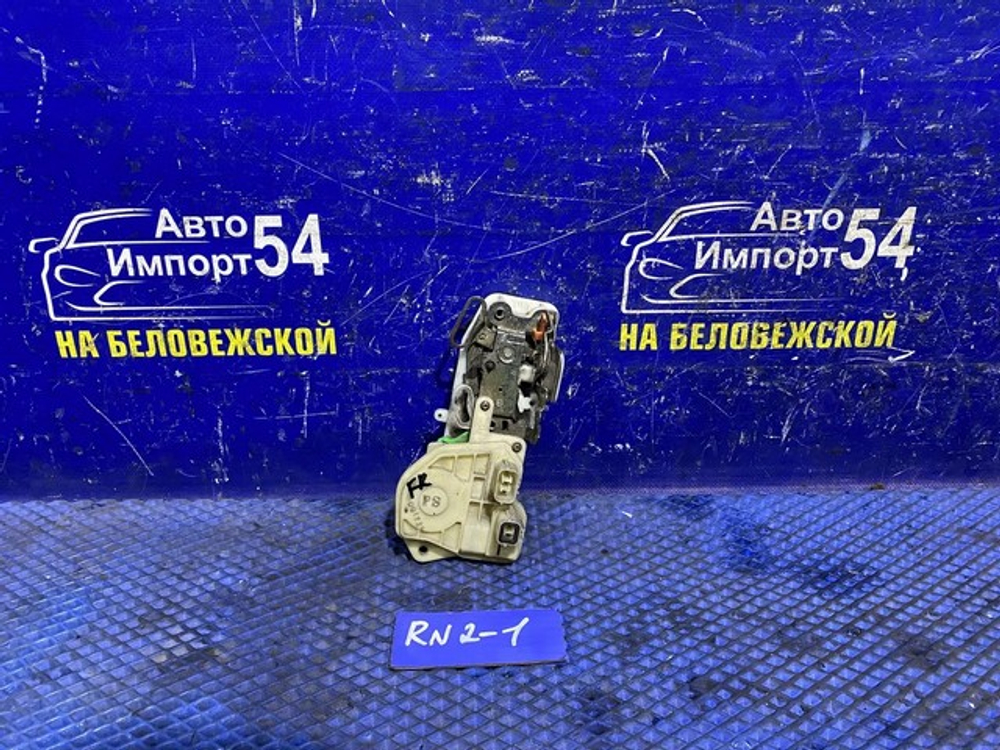 Замок двери передней правой Honda STREAM 2001