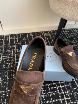 Лоферы Prada