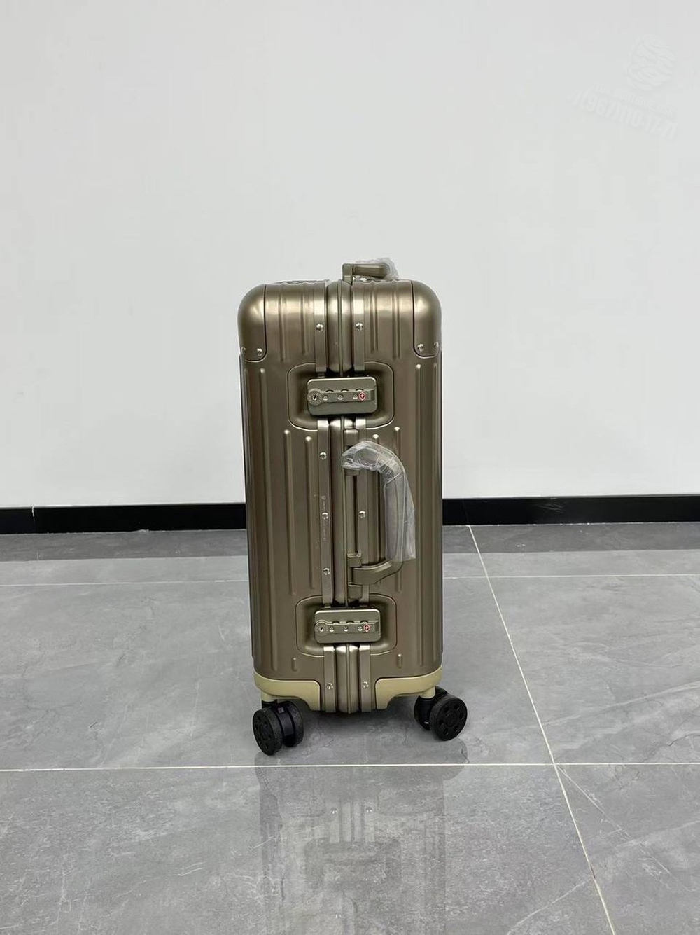 Дорожный чемодан Rimowa Cabin Aluminium