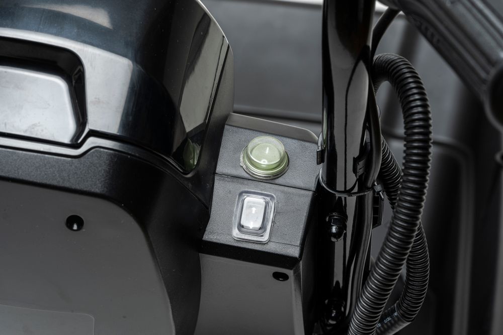 Аккумуляторная самоходная садовая тележка Greenwork 82GCK5, 7400607UB,82v, 106 л, АКБ 5 А·ч и ЗУ