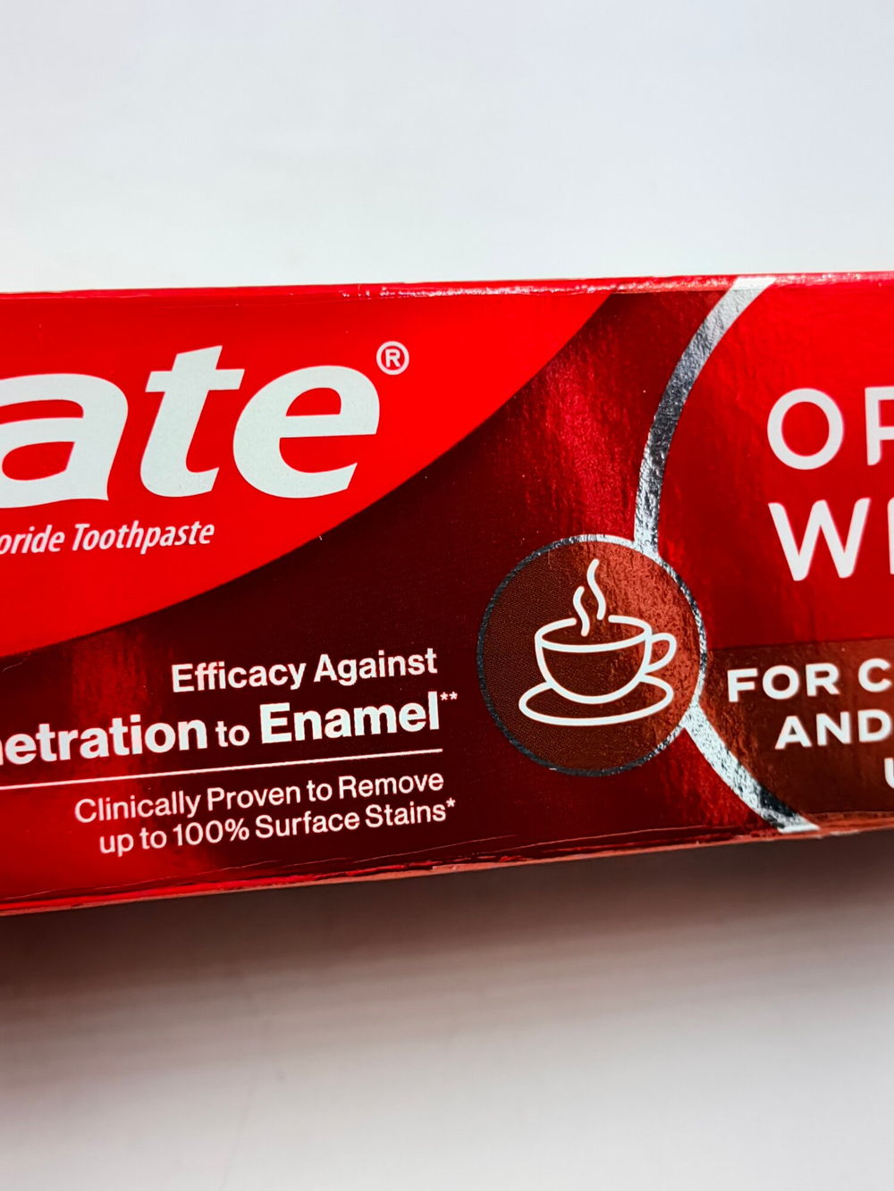 Colgate Optic White Отбеливающая зубная паста для любителей кофе, чая и табака 75 мл