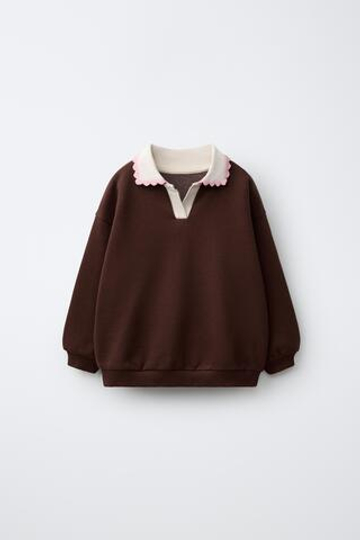 ZARA ТОЛСТОВКА ПОЛО С ВЫШИВКОЙ, ШОКОЛАДНЫЙ