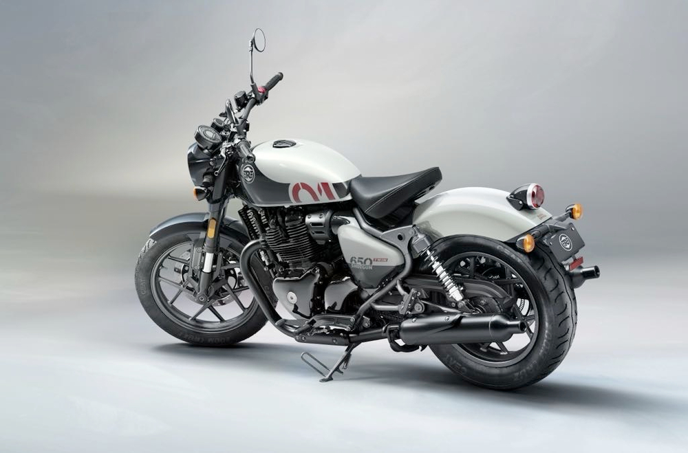 Royal Enfield Shotgun 650 Stencil White (Premium) 2026