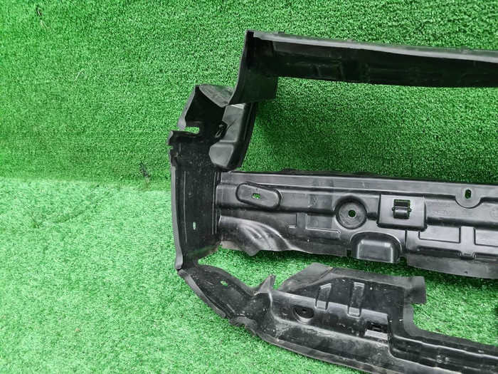 Воздуховод радиатора BMW 4er G22 (2020-н.в.)
