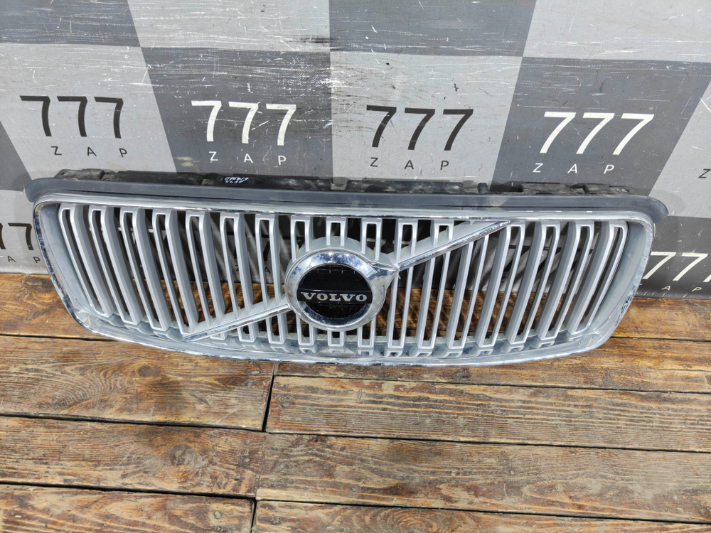 Решетка радиатора Volvo XC90 2 14-19 Б/У Оригинал 31425936