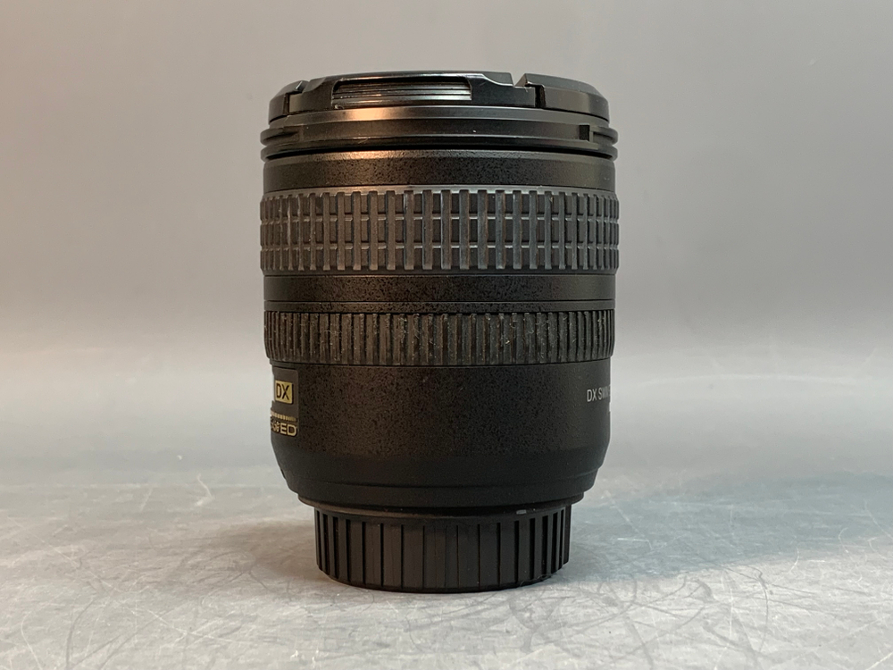 Nikon 18-70mm 3.5-4.5G ED-IF AF-S DX Zoom Nikkor, внутри немного пыли