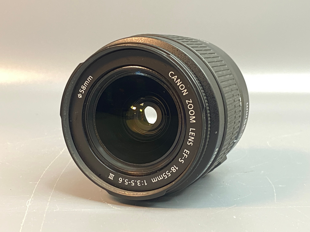 Canon 1200D kit 18-55mm 3.5-5.6 III 10.000 кадров