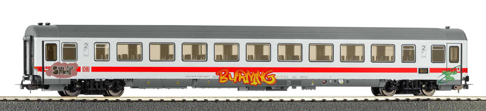 Пассажирский вагон Bpmz 284 2-го класса DB AG VI, с граффити