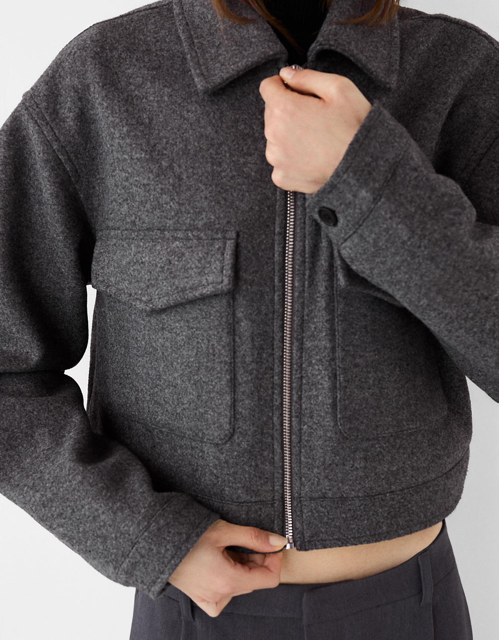 Женская укороченная куртка из мягкой ткани - BERSHKA