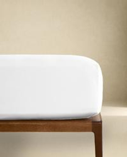 ZARA HOME НАТЯЖНАЯ ПРОСТЫНЯ ИЗ ПЛОТНОГО САТИНА | ВЫСОТА 30 СМ (ПЛОТНОСТЬ 300 НИТЕЙ), БЕЛЫЙ