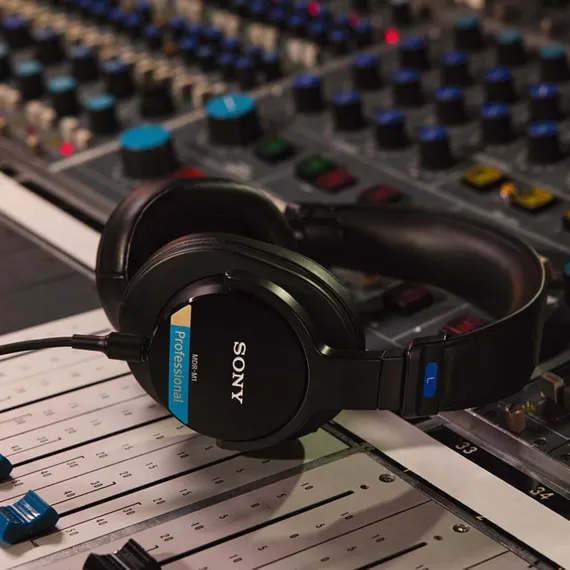 Sony MDR-M1 Black