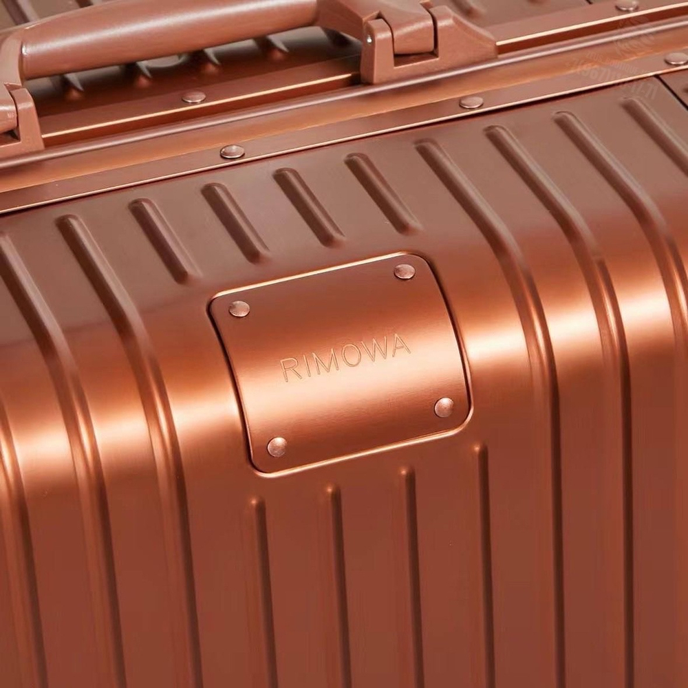 Дорожный чемодан Rimowa Trunk Plus