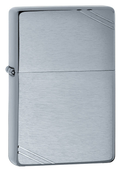Зажигалка Zippo с покрытием Brushed Chrome, латунь/сталь, серебристая с засечками на корпусе