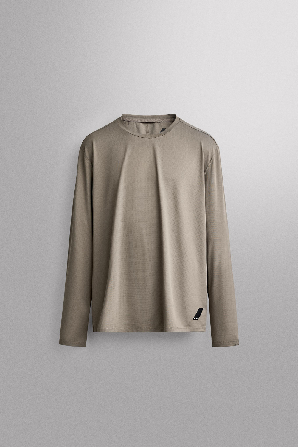 СПОРТИВНАЯ ТЕХНИЧЕСКАЯ ФУТБОЛКА С ДЛИННЫМ РУКАВОМ — ZARA