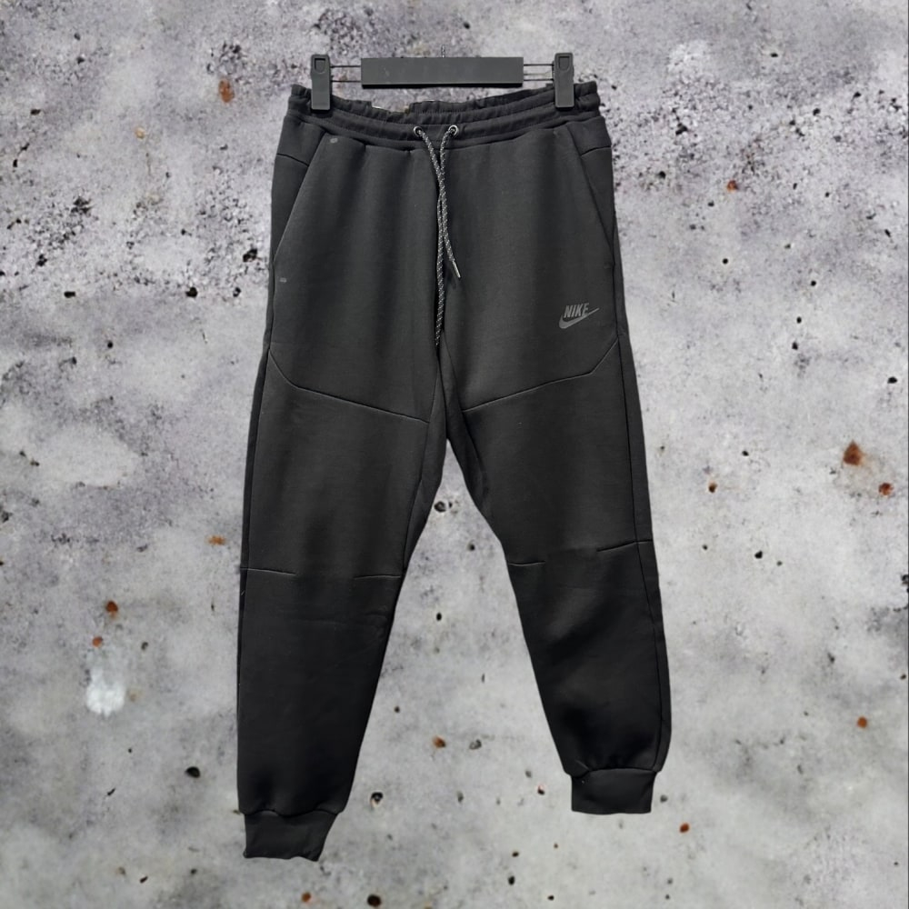 Штаны Nike Tech Fleece #1 • Черный