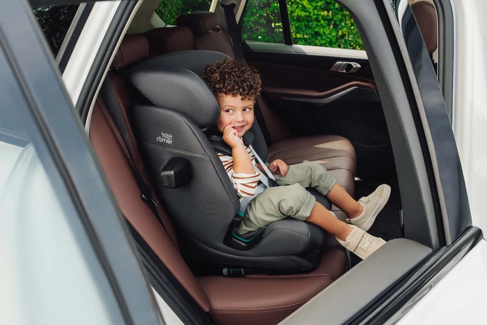 Автокресло 1/2/3 Britax Roemer ADVANSAFIX PRO Space Black, от 1 до 12 лет, 9-36 кг, isofix, черный