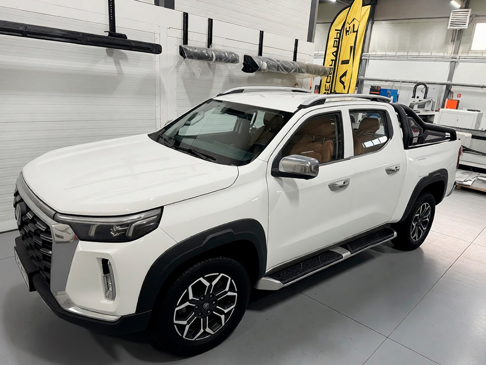 Дуга SPORT BAR 2 (2 задних прожектора, стоп-сигнал.Hilux, JAC и др.)