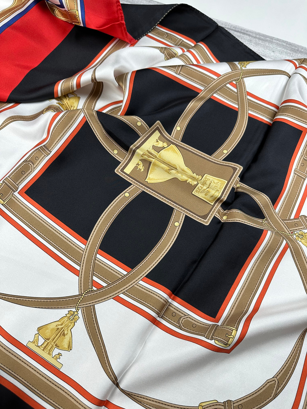 Шёлковый шарф Burberry, 210х70см, Ремни, подшит, с бирками и пакетом