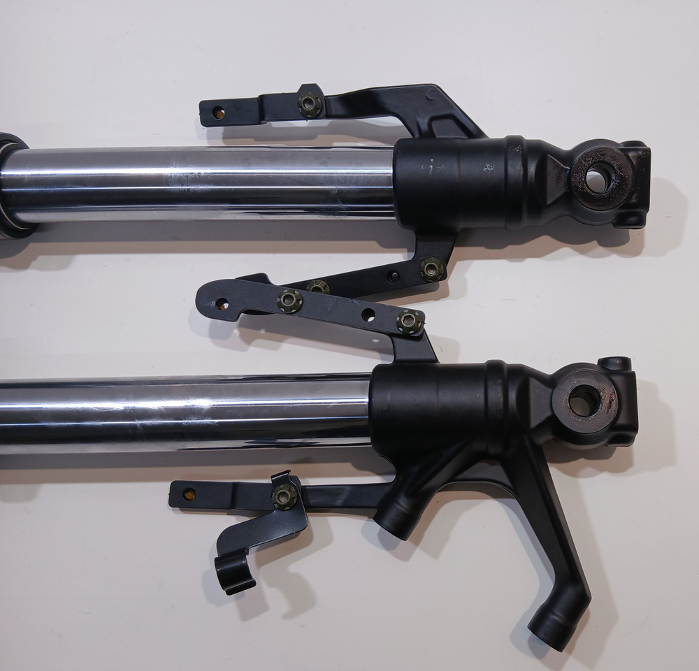 Амортизатор передний (перья, компл.) L=840 d=48-51 REGULMOTO  ADV 300 OFF ROAD