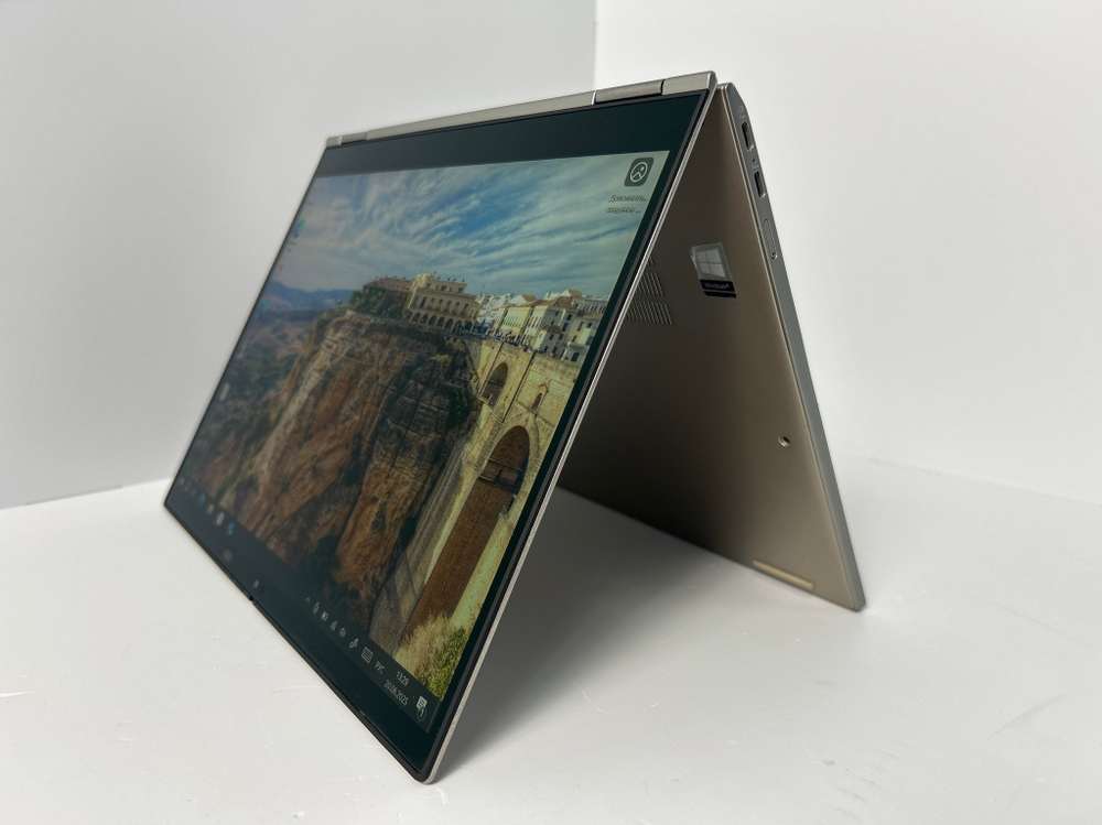 Ноутбук Lenovo ThinkPad X1 Titanium Yoga Gen 1 (20QA001URT) 13.5"/Intel Core I7-1160G7/RAm 16GB/SSD 1024GB/Intel Iris Xe/2256*1504/IPS/ Touch/Windows 10/Подсветка кл-ры: LED/серый. Состояние: Уценка/большой след. на матрице от клавиатуры