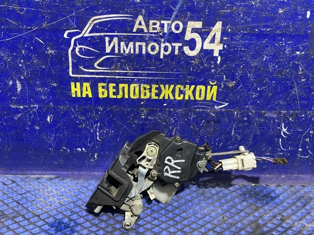 Замок двери задней правой TOYOTA CAMRY 1993