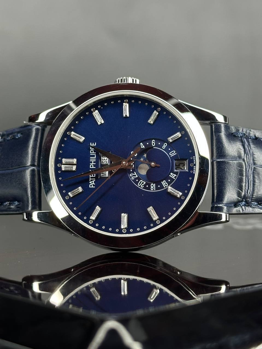 Часы Patek Philippe Annual Calendar 5396G-017