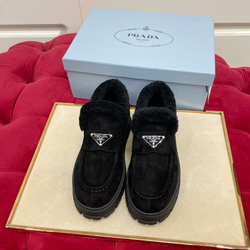 Лоферы Prada