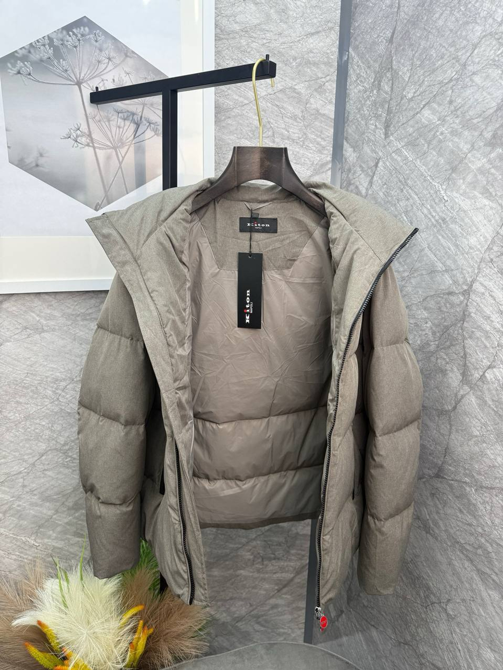 Пуховик Kiton