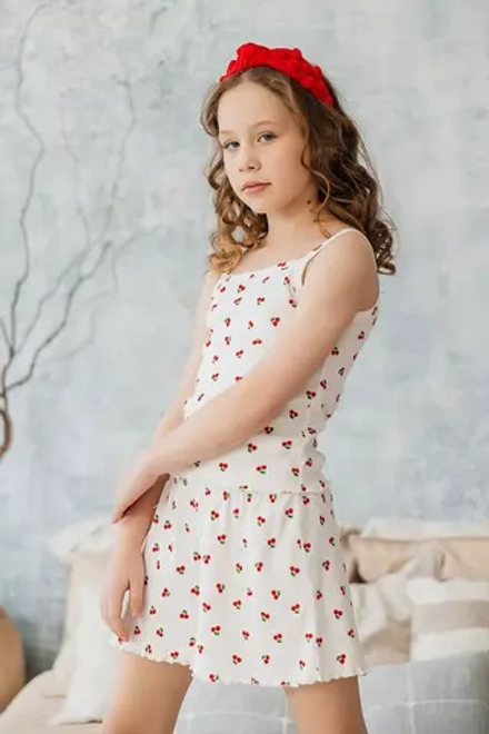 Костюм с шортами "Вишенки на молоке"