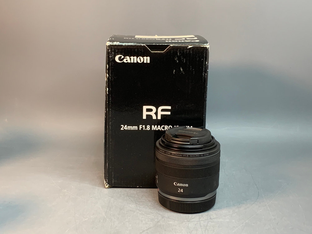 Canon RF 24mm f/1.8 Macro IS STM