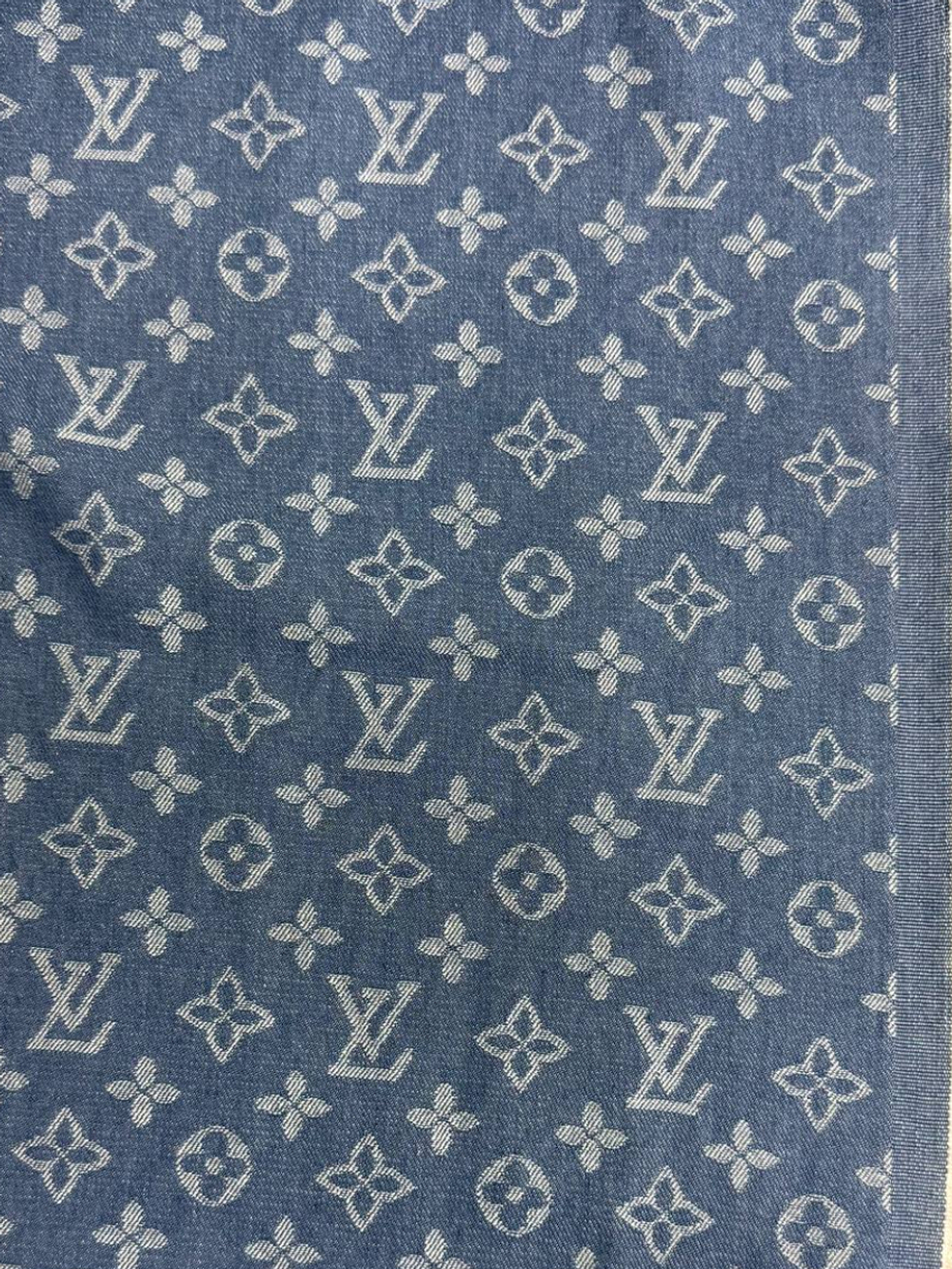 Джинсовая ткань голубой, жаккард буквы VL