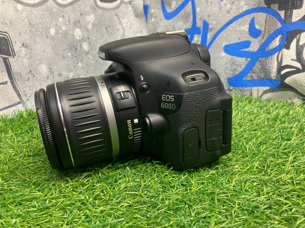 Canon EOS 600D kit 18-55mm ll (8.100 кадров)